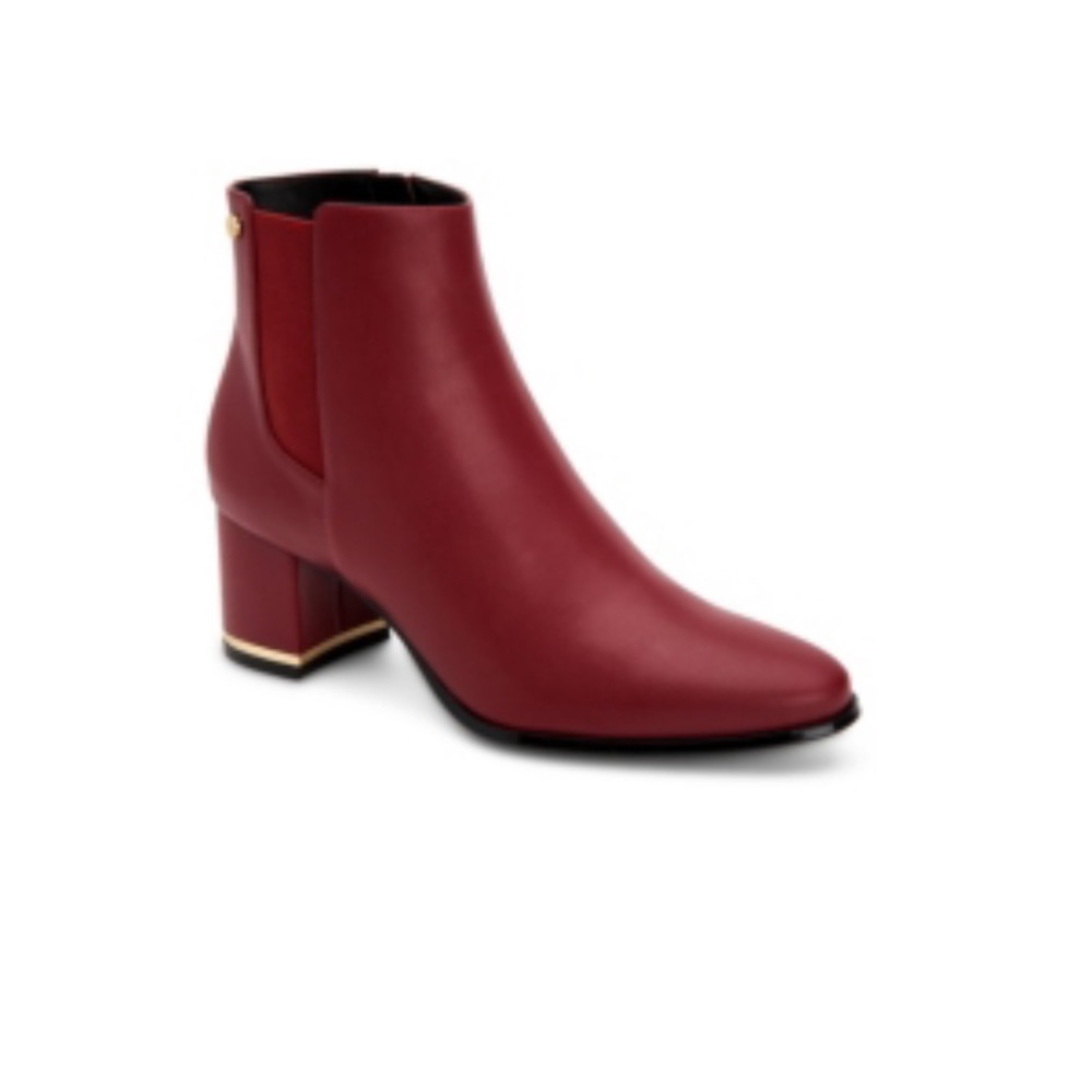 NEW: Calvin Klein Fioranna Cow Kansas Smooth Ankle Bootie
